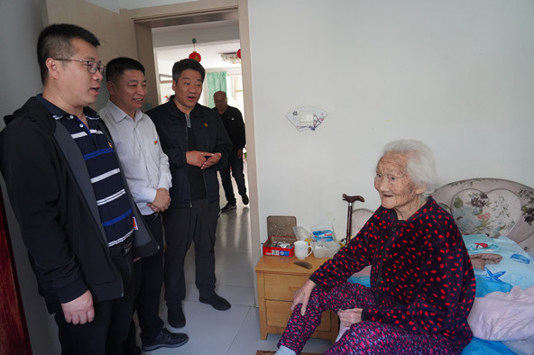 92岁白叟于丕贞.JPG 92岁白叟于丕贞.JPG